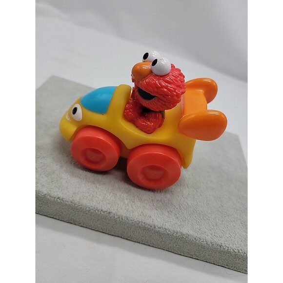 Elmo 2011 Hasbro 4"  Figure Car Sesame Street Workshop Yellow Orange Red - Picture 13 of 16